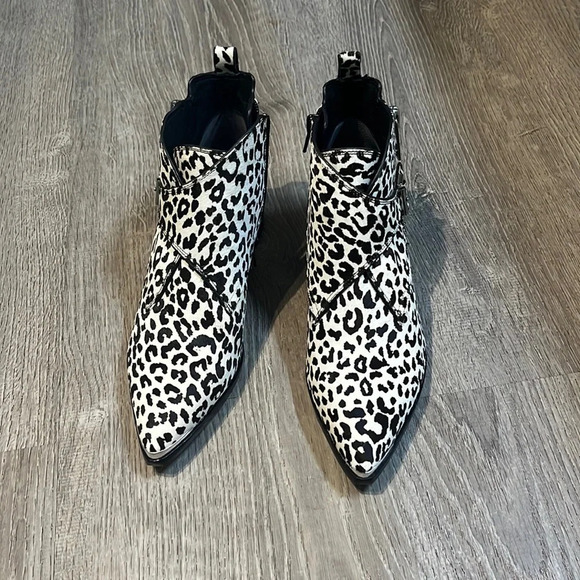 Marc Fisher LTD x Elizabeth Sulcer Yanilaly Calf Hair Bootie NWT - Picture 2 of 8